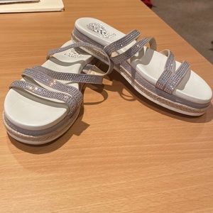 NEW Vince Camuto Bling sandal
